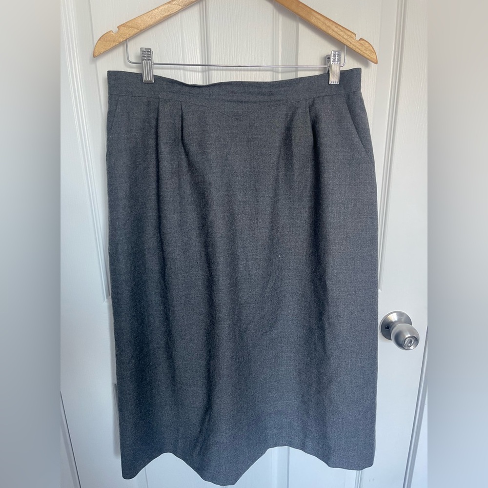 Vintage Gray100% Wool midi Skirt - Picture 4 of 10